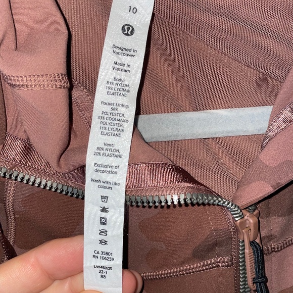 Lululemon Nulu Hooded Define Jacket Camo Size 10 - Picture 4 of 4